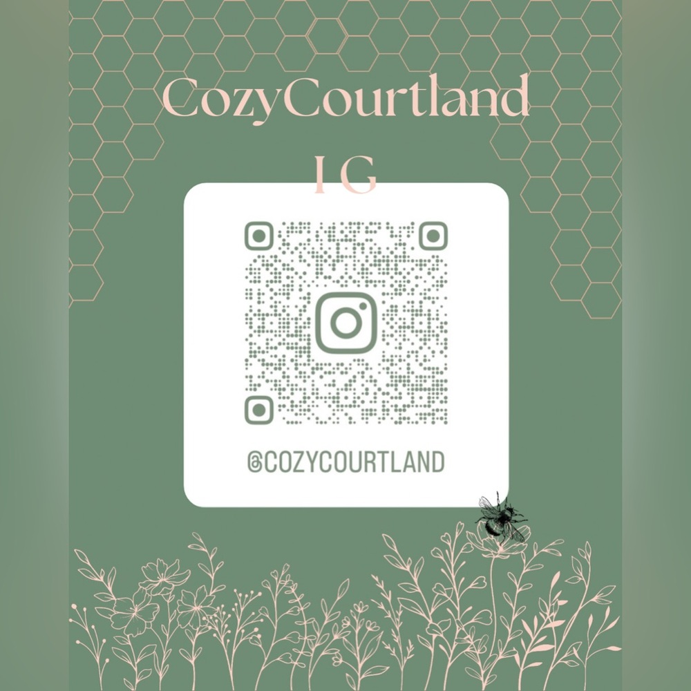 COZYCOURTLAND IS LIVE! JOIN COURTNEY NOW! 🩷✌🏻🫶🏻 - Picture 3 of 10